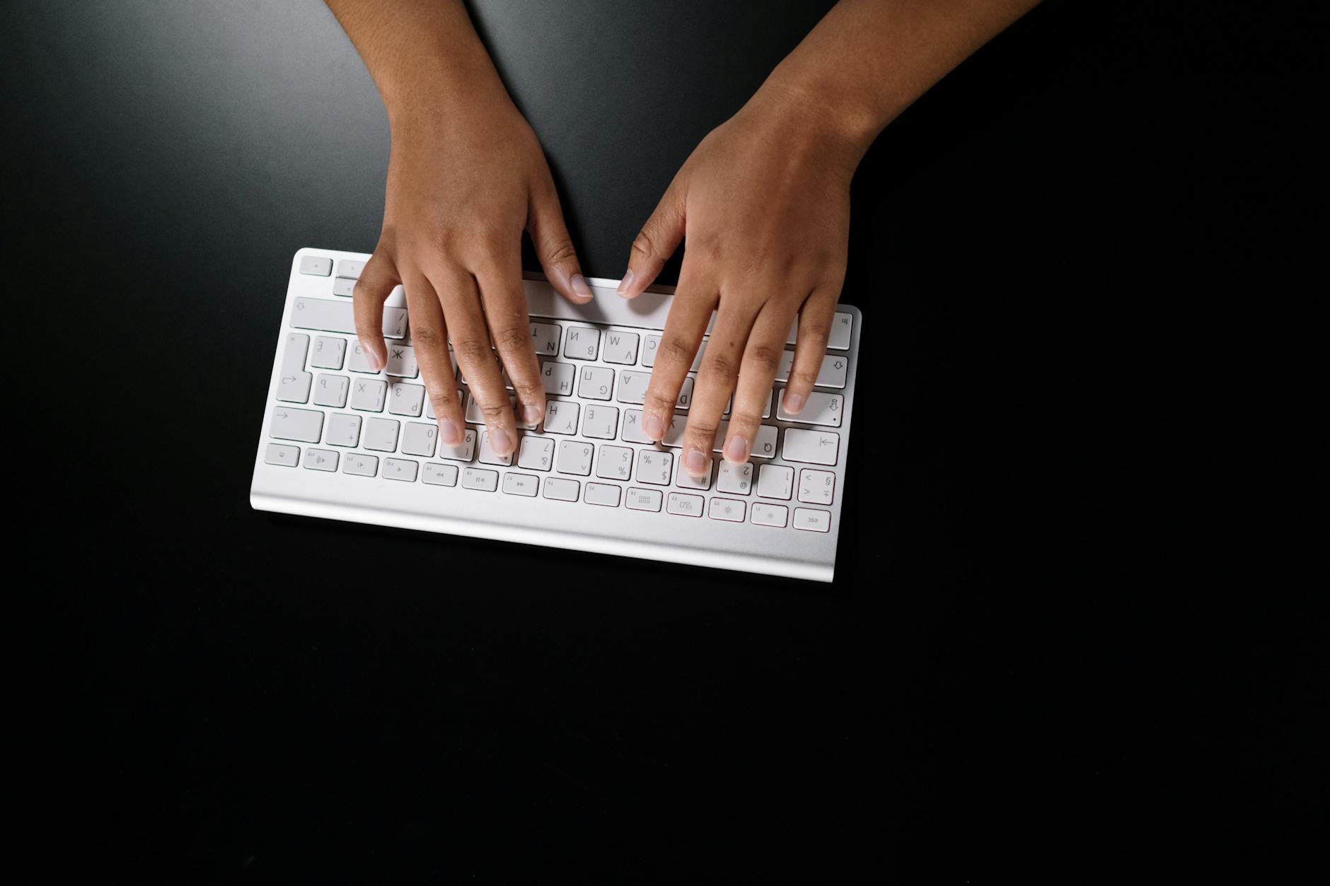 搜狗输入法表情包与社交功能展示